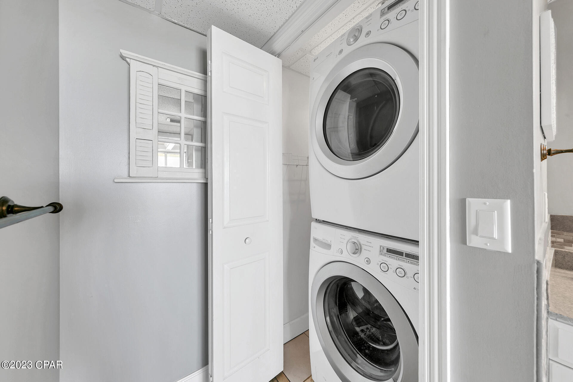 Long Beach Towers III - Residential