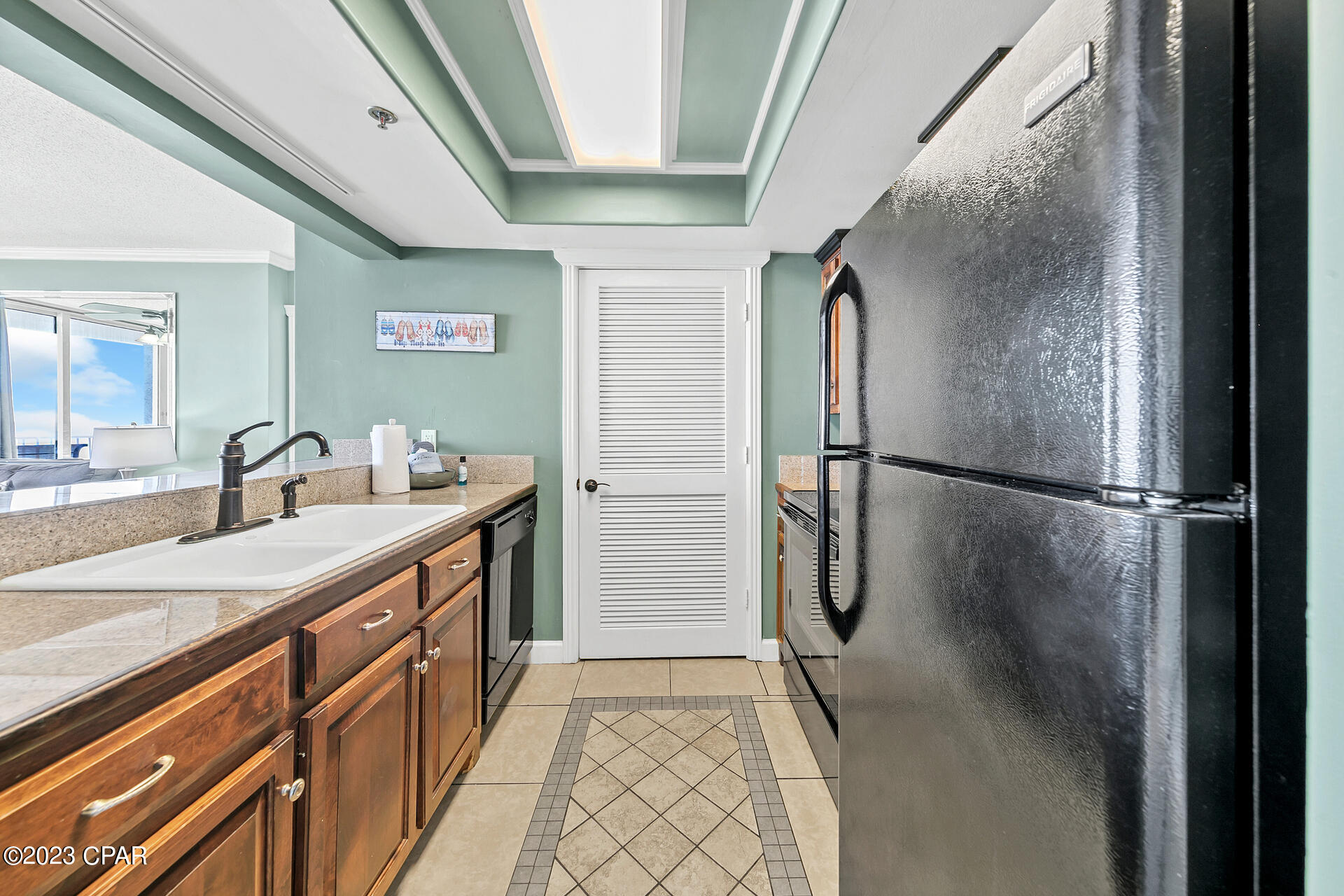 Long Beach Towers III - Residential