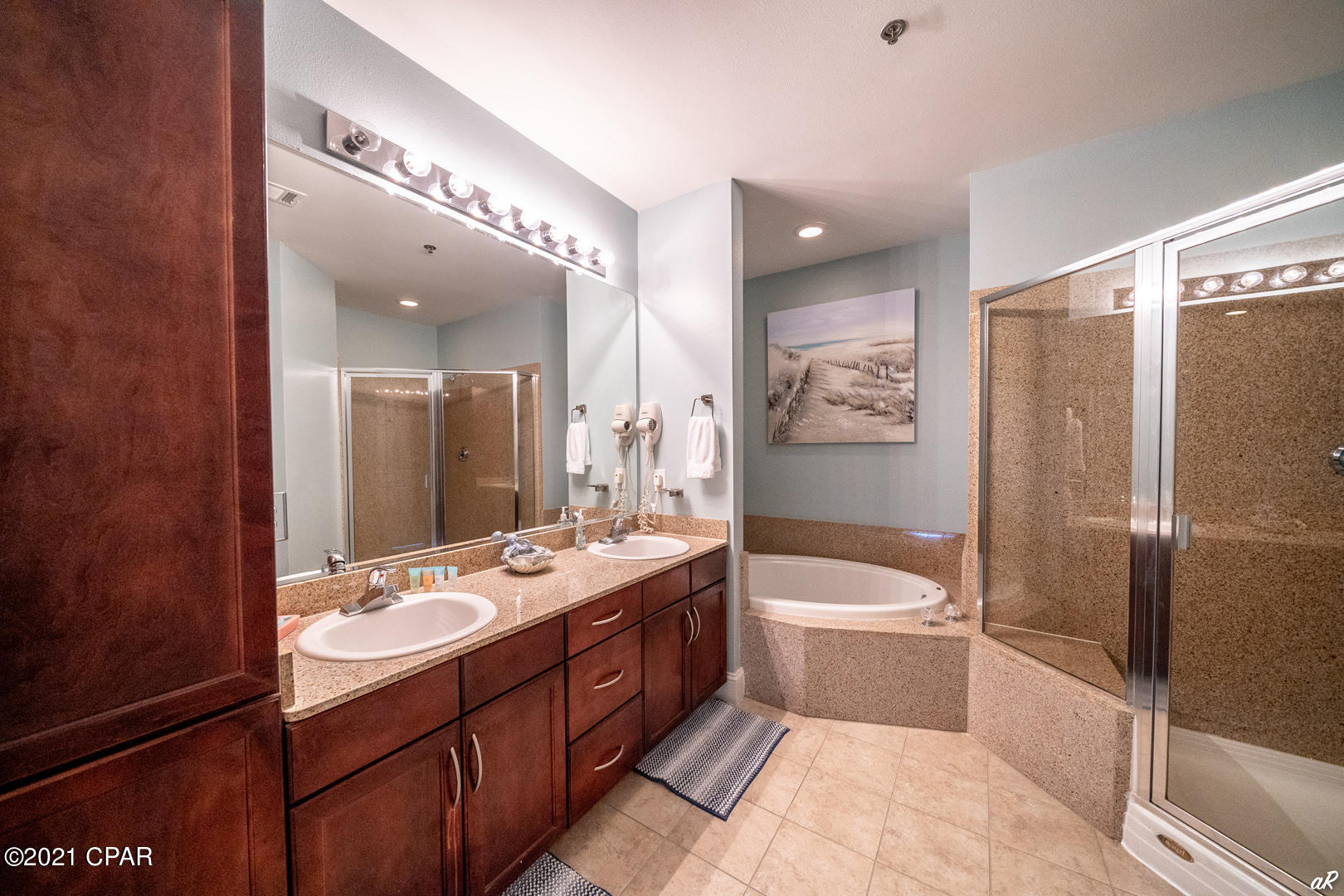 Laketown Wharf - Residential