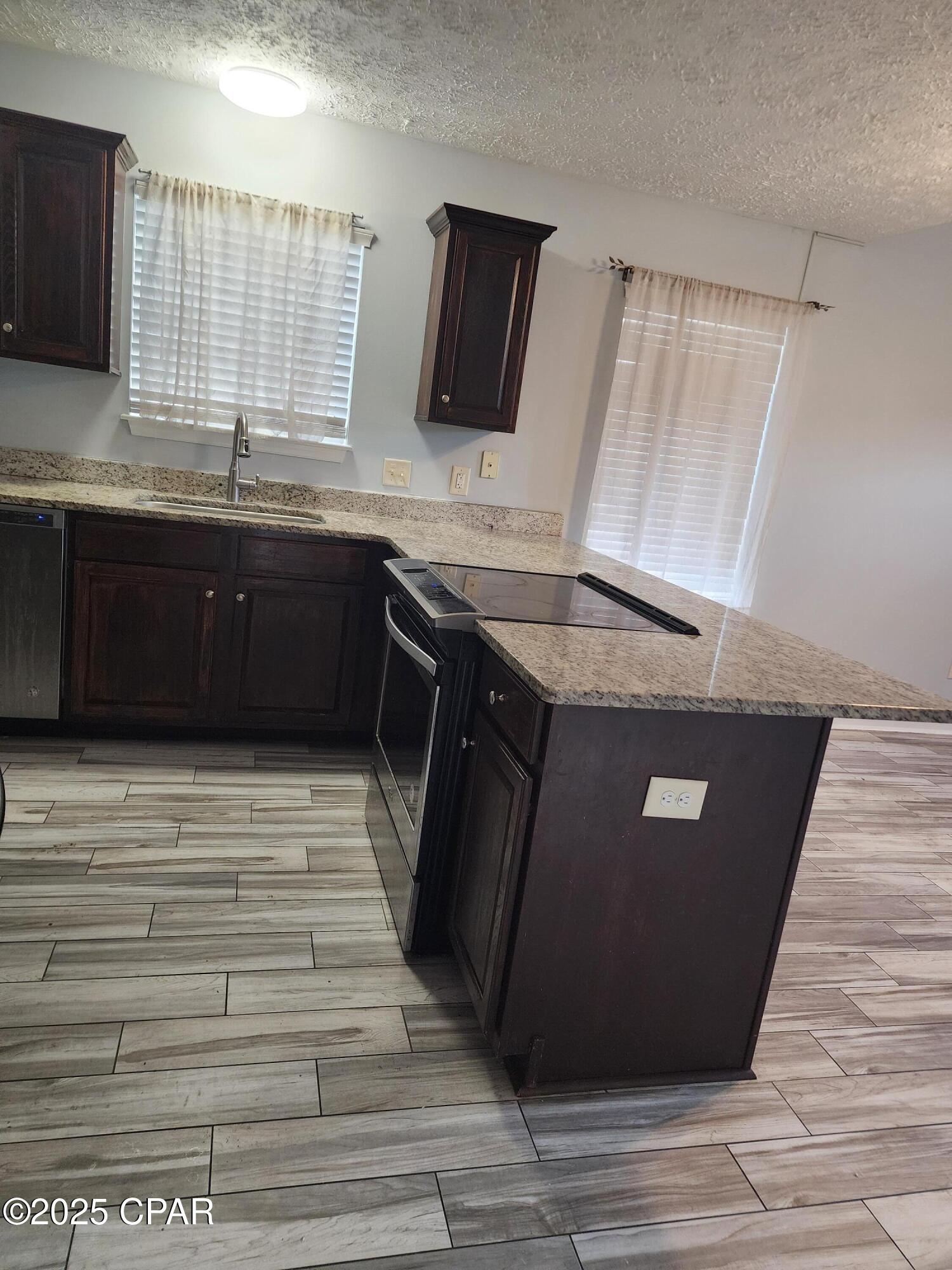 Palm Cove - Residential Lease