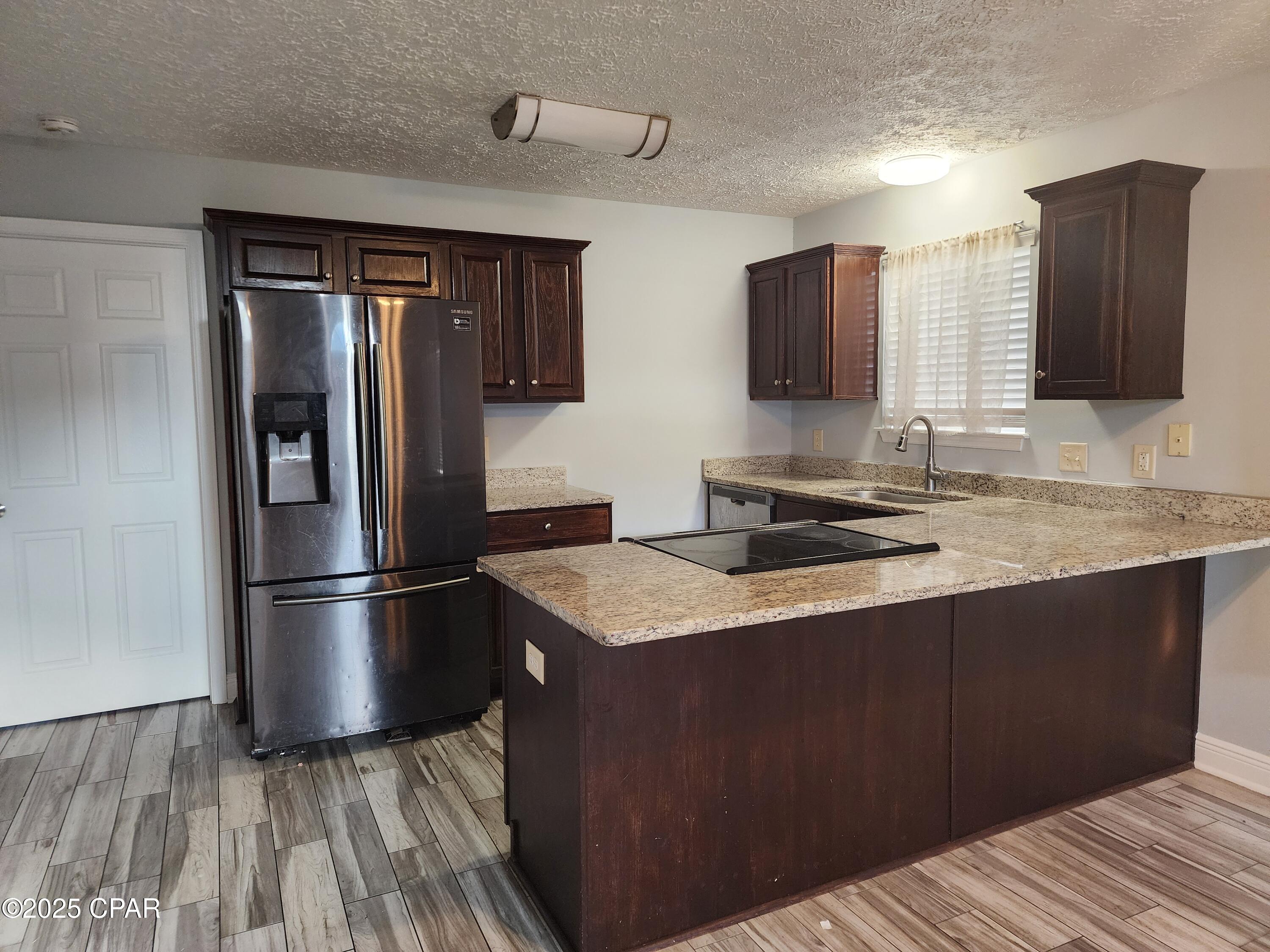 Palm Cove - Residential Lease