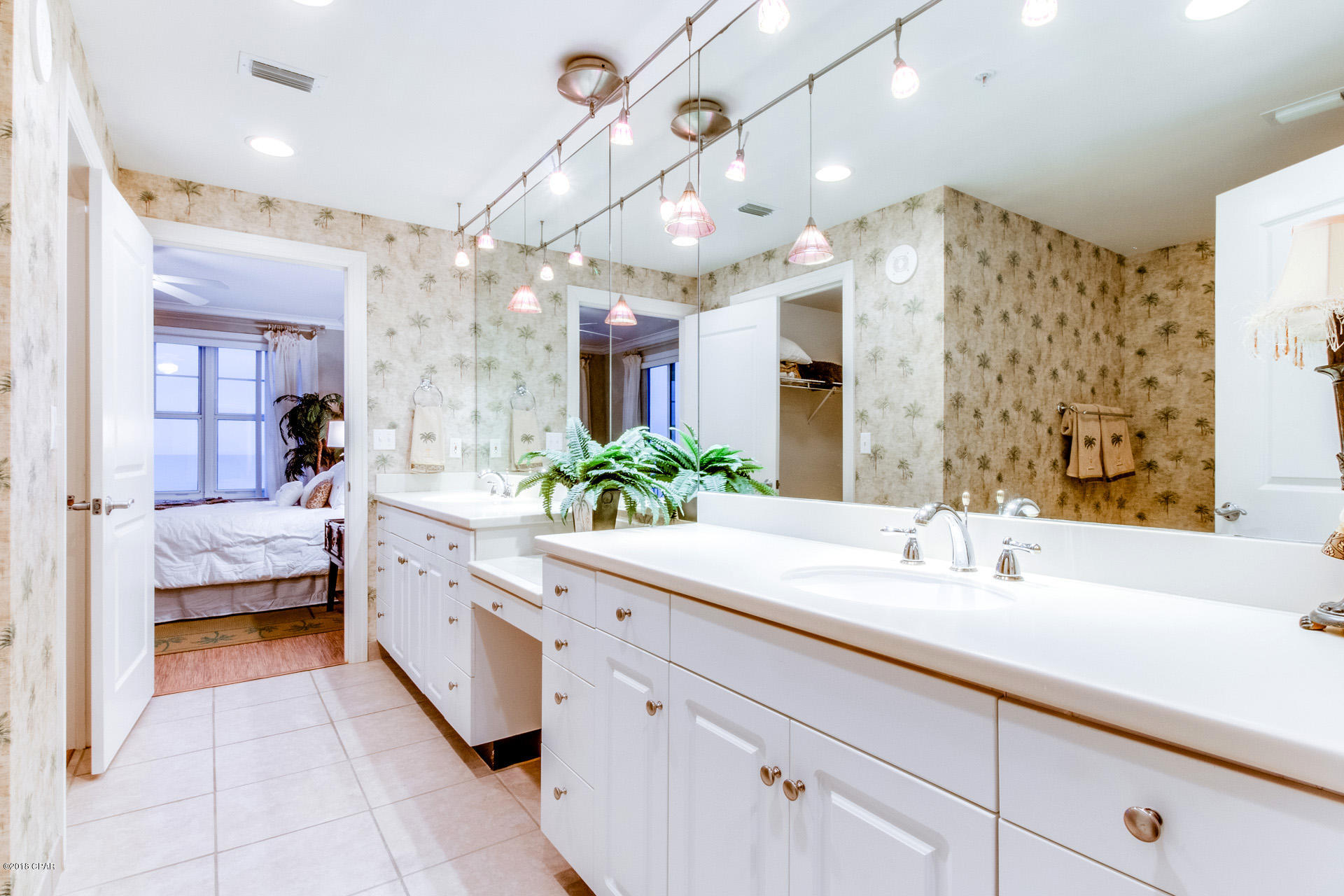 En Soleil Condo - Residential