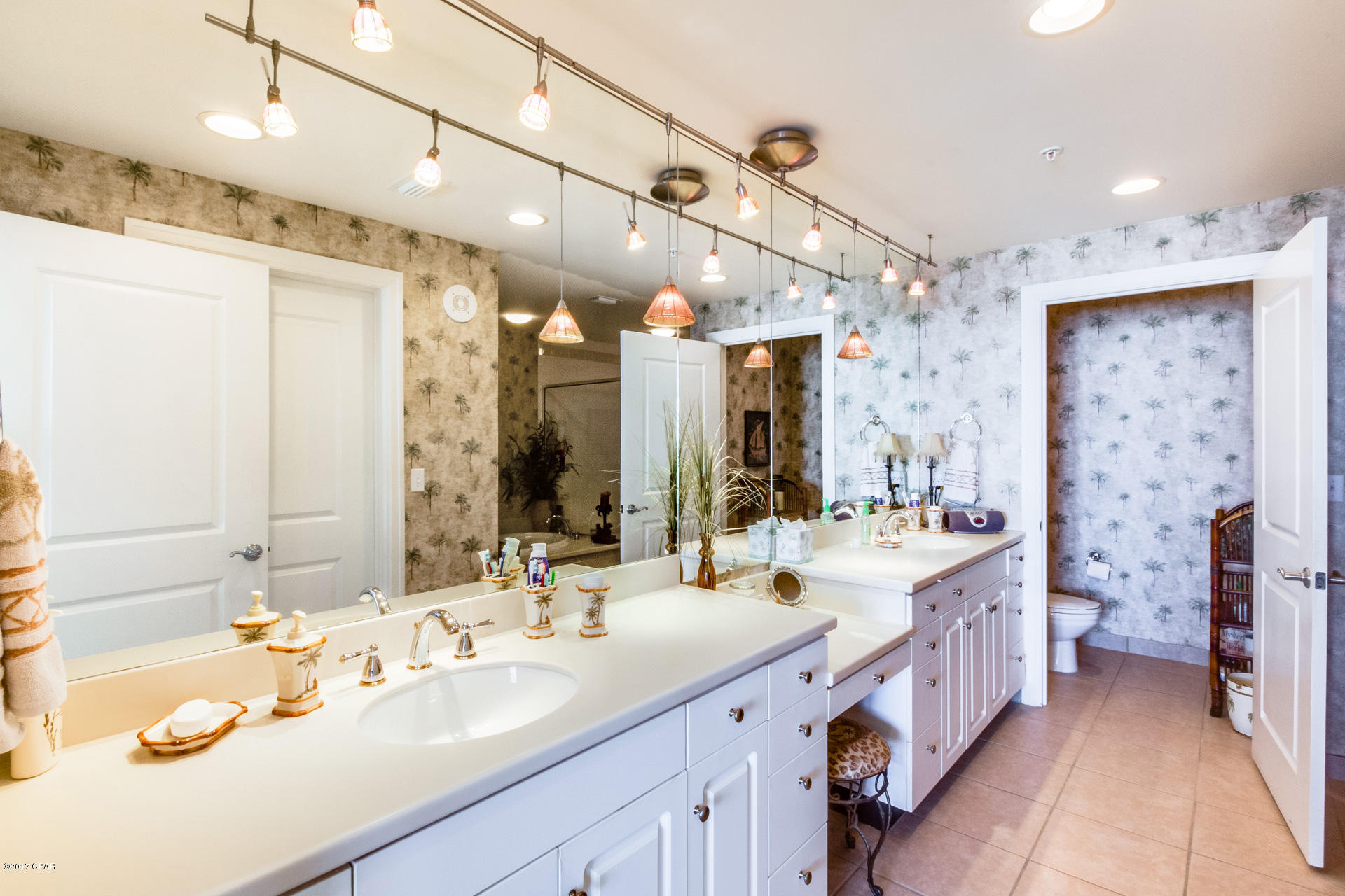 En Soleil Condo - Residential