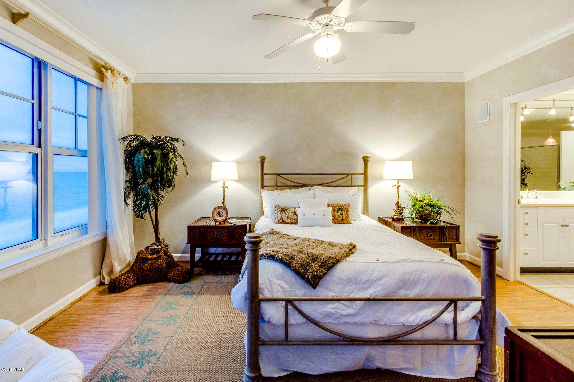 En Soleil Condo - Residential