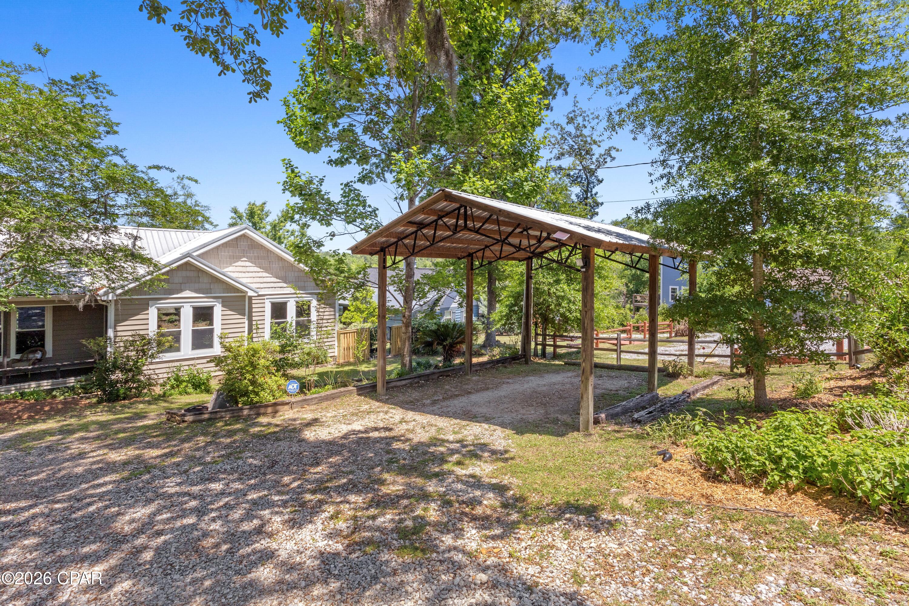 2672 Lakeview Circle