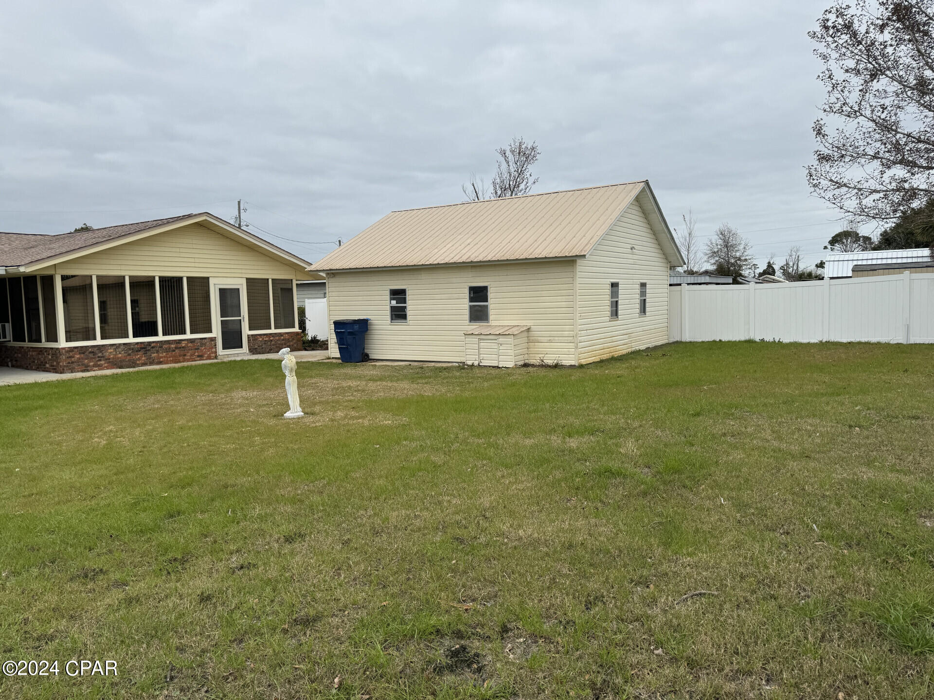 Hentz 1st Add Unit B - Residential