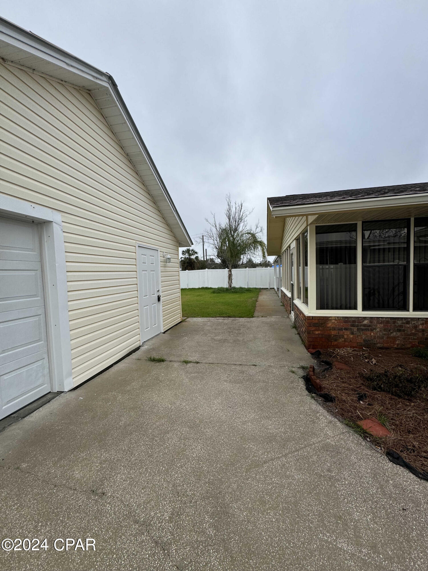 Hentz 1st Add Unit B - Residential