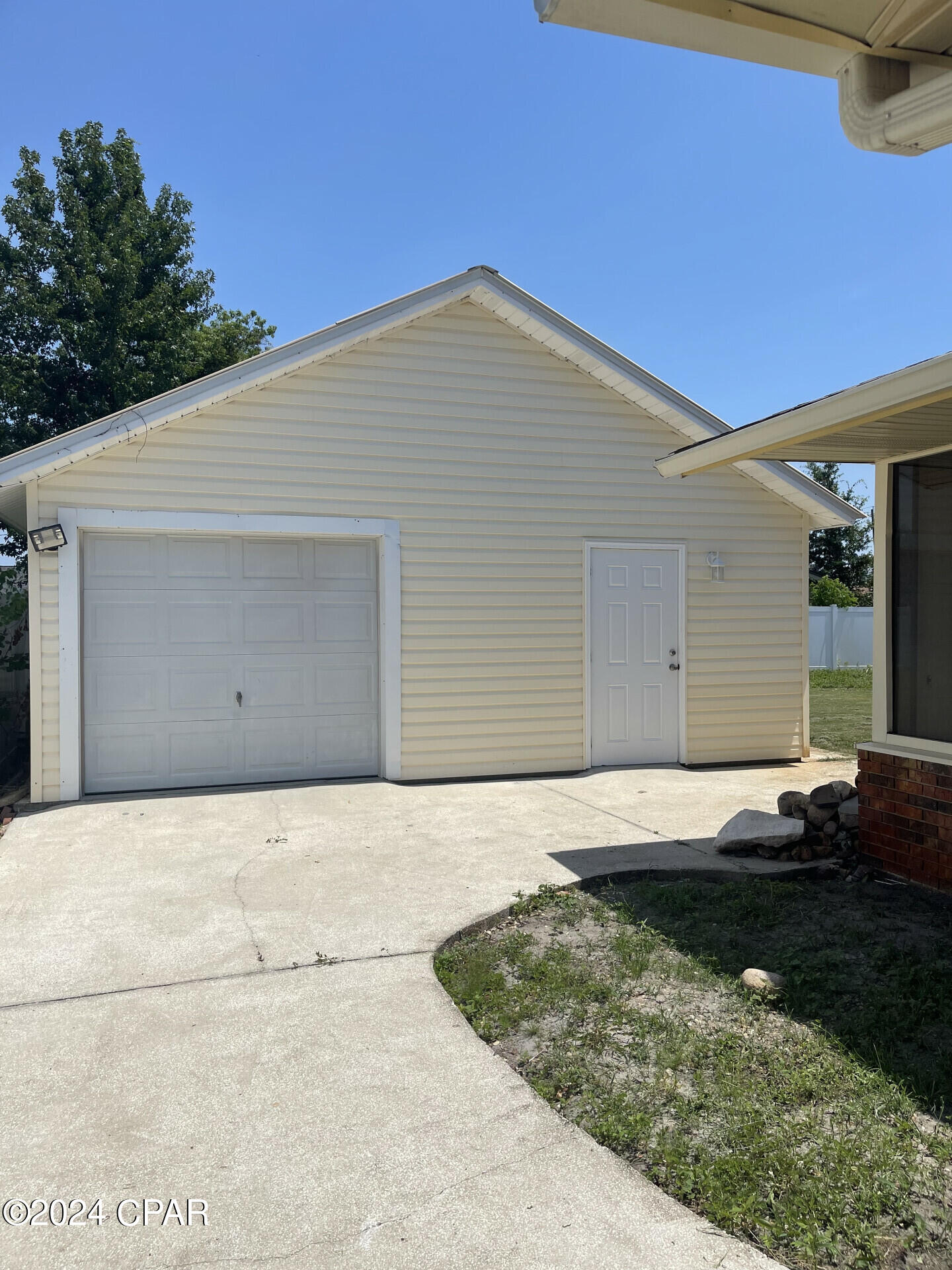 Hentz 1st Add Unit B - Residential