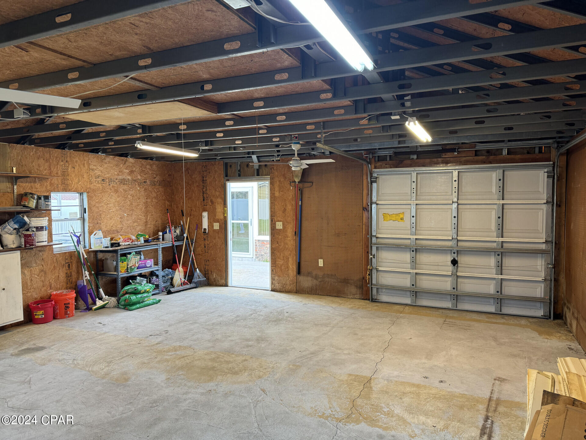 Hentz 1st Add Unit B - Residential