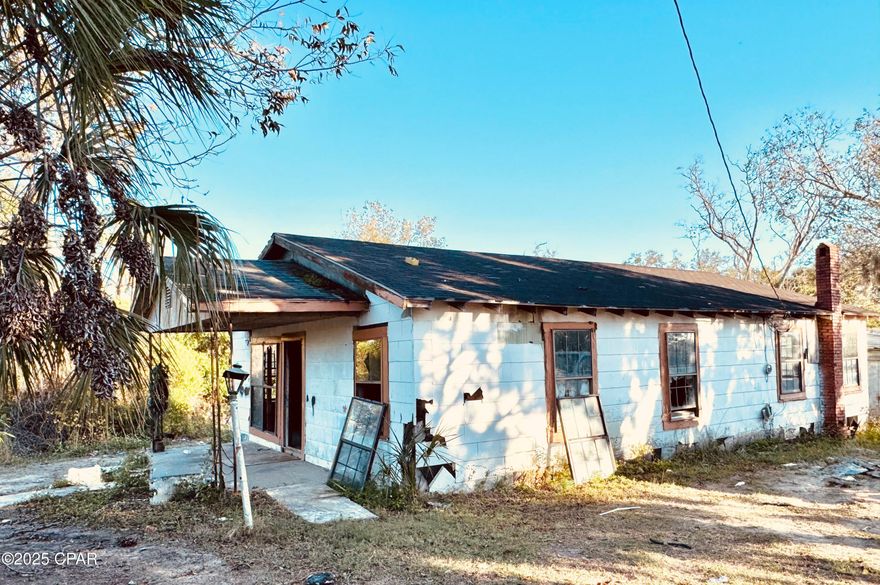 🔥 FIXER-UPPER OPPORTUNITY IN GRACEVILLE, FL! 🔥

Bring ALL offers! This 1950s 4 bedroom, 1 bathroom home sits on a spacious double lot right on the corner of 8th Ave—centrally located in town and surrounded by the charm of Florida's Panhandle. Just 1 hour to Panama City, FL, 30 minutes to Dothan, AL, and only 10 minutes to Highway 231 for easy commuting.

Inside, this wood frame home offers original pine wood paneling on the walls, ceilings, and floors with tons of character—perfect for buyers looking to restore or redesign a classic southern home. The interior showcases large windows that bring in natural light, rustic wood tones, and a layout with great renovation potential.

This property needs a full remodel, including new wiring, windows, roof, flooring, plumbing, and overall updates, making it an ideal project for investors, contractors, or DIY enthusiasts wanting a blank canvas to build equity.

KEY FEATURES:
✔ Investor special
✔ Corner double lot
✔ 1950s charm throughout
✔ Original wood interior
✔ Tons of natural light
✔ Great location in Graceville
✔ Fix & flip potential
✔ Just minutes from shopping, schools, and parks

If you're searching for a handyman special, investment property, or affordable renovation project in the Florida Panhandle, this is it. Bring your vision—and your offer!