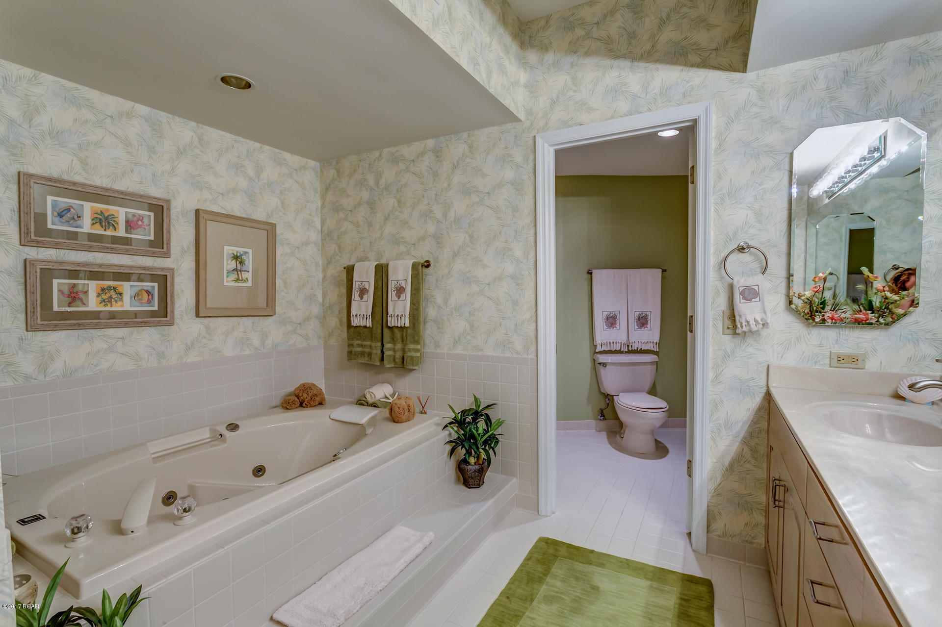 Summerwinds Condo - Residential