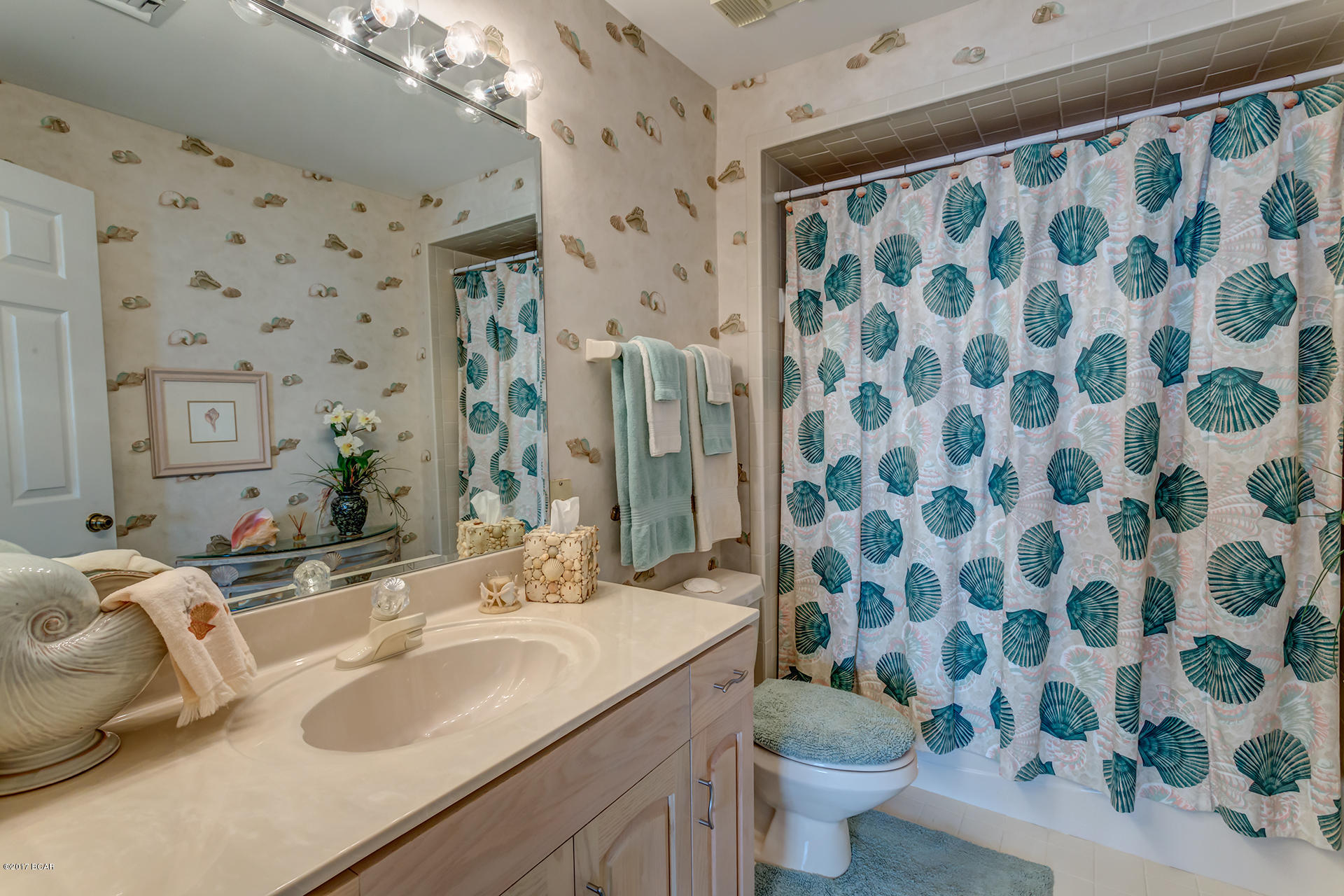 Summerwinds Condo - Residential