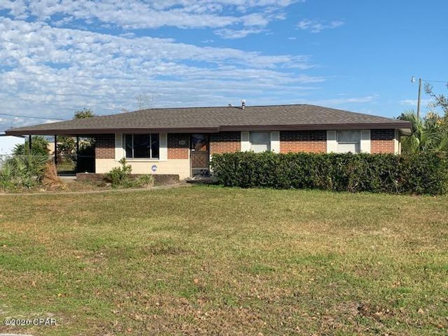 'CURRENTLY UNDER CONTRACT, SELLER ACCEPTING BACKUP OFFERS'. 

Must see this unique opportunity to purchase two single family homes situated on 1 acre of land to accommodate a large family or inlaws.. First home is  move in ready approximately 1328 square feet  3 bed/2bath with brand new roof, concrete cinder block exterior with interior drywalled, terrazzo and laminate floors, city water & sewer, electric stove top and  electric AC/Heat pump.  Second home is approximately 560 sq. feet 2 bed/1bath and needs work, estimate $5-10k in repairs. Principle/Seller is is a Florida Licensed Realtor. All information and measurements deemed reliable, please verify for accuracy.