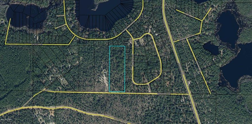 Wooded homesite offers room to stretch out, no restrictions and close to several large lakes, convenient to Vernon Schools and easy drive to town not to mention just a short drive to the Beaches for more fun and entertainment!