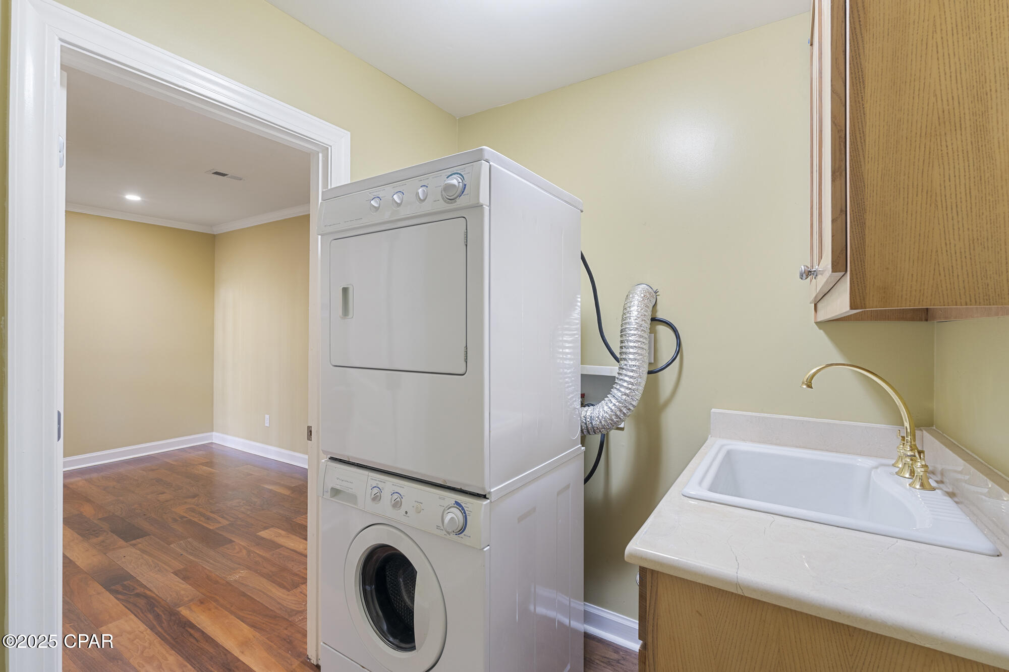 Bay Oaks Townhouses - Residential