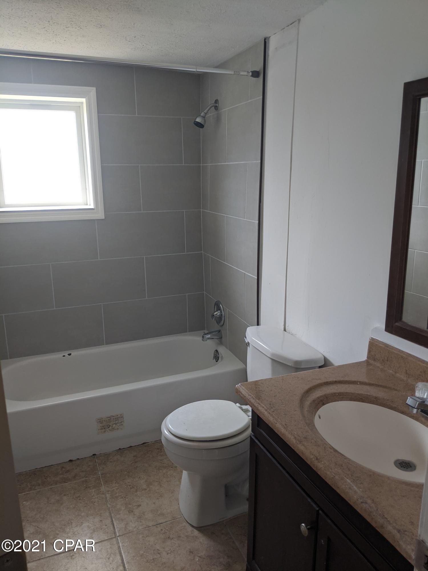 Pine Orchards Hgts 2nd Add - Residential