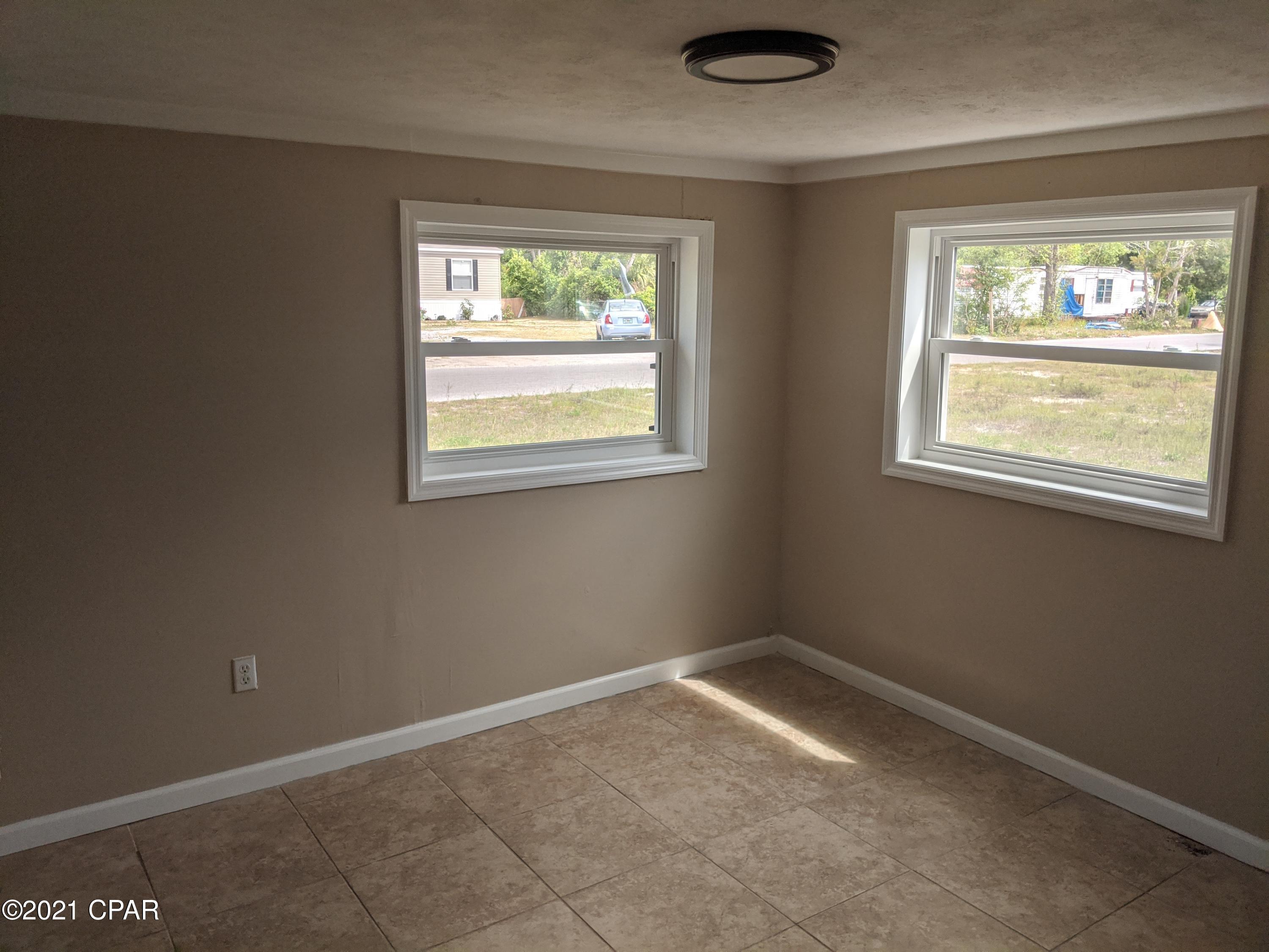 Pine Orchards Hgts 2nd Add - Residential