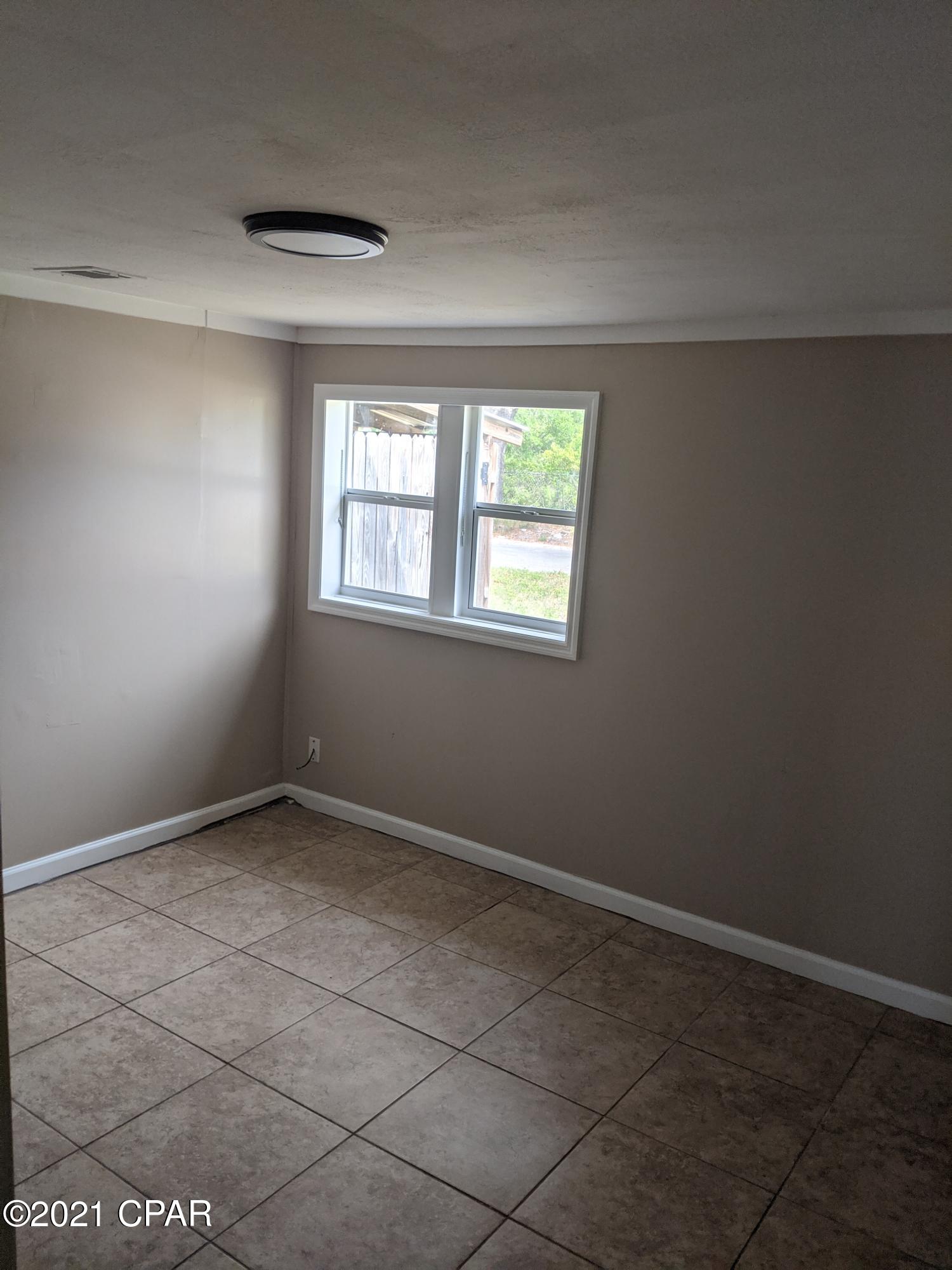 Pine Orchards Hgts 2nd Add - Residential