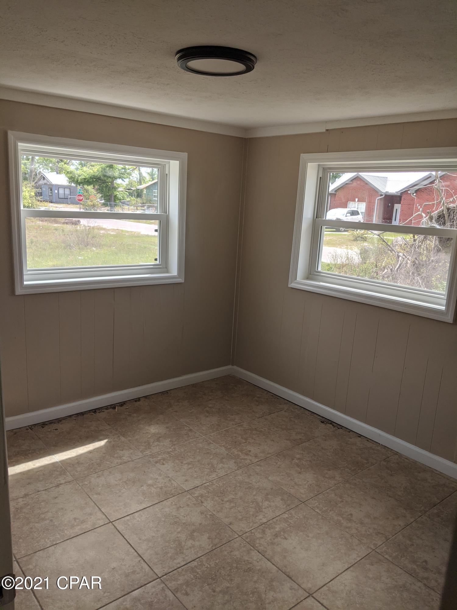 Pine Orchards Hgts 2nd Add - Residential