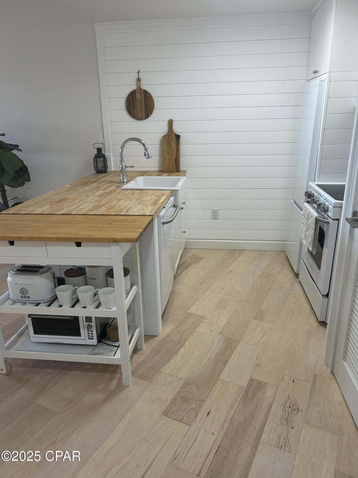 Carillon Beach Inn - Residential