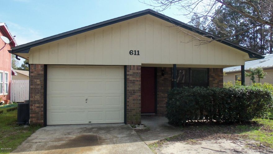 3 BR 2 BA Home located near Tyndall AFB.

All sizes are approximate, please measure and verify if important. 

School assignments are subject to change, please check with Bay County for most accurate information.

Pets allowed with owner approval and NON REFUNDABLE pet fee of $150.00 per pet. Breed restrictions apply.