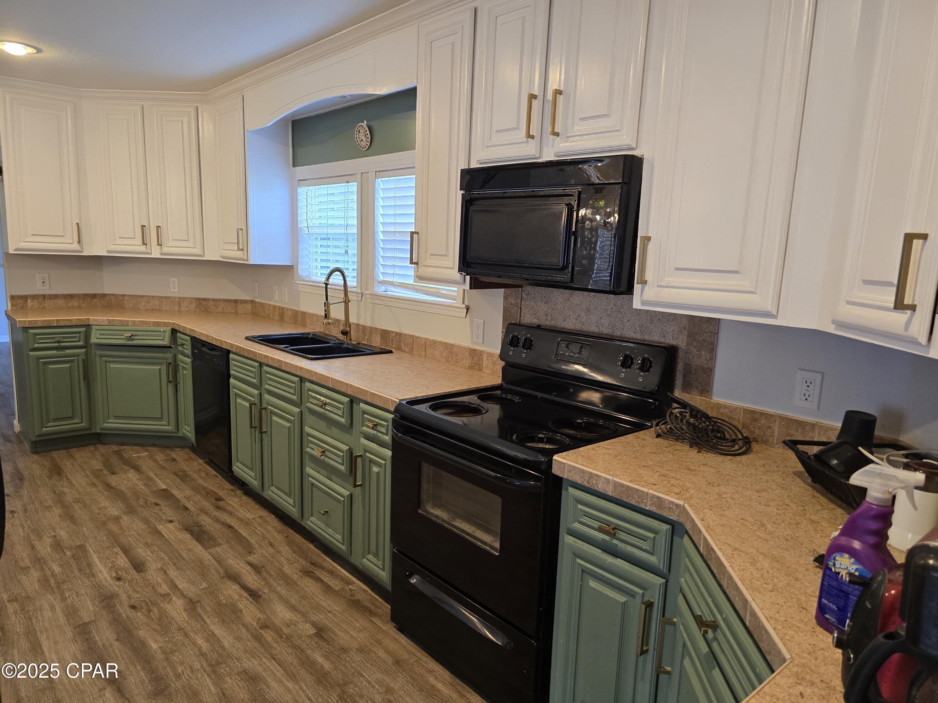 Lake Mckenzie Homes - Residential