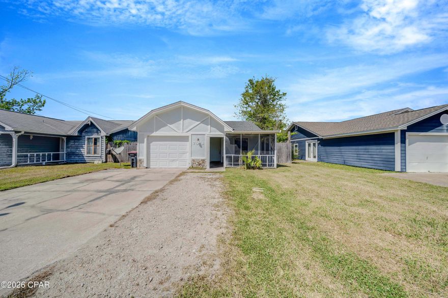 Spacious home in Panama City featuring a fully fenced in spacious back yard and 4 Bedrooms perfect for guests or family.

Just 6 miles from Tyndall AFB, 23 miles from the beaches of Mexico Beach, and a short drive to Walmart and multiple restaurants.

Applicants should have verifiable income of at least 2.5x the monthly rent, stable rental history, and meet standard credit and background requirements.

Contact us to schedule a self-guided tour today!

Amplia vivienda en Panama City que cuenta con un espacioso patio trasero completamente cercado y 4 dormitorios, ideales para recibir invitados o para la familia.

Ubicada a solo 6 millas de la Base Aérea Tyndall, a 23 millas de las playas de Mexico Beach y a un corto trayecto en auto de Walmart y de numerosos restaurantes.

Los solicitantes deben contar con ingresos verificables de al menos 2.5 veces el monto del alquiler mensual, un historial de alquiler estable y cumplir con los requisitos estándar de crédito y antecedentes.

¡Contáctenos hoy mismo para programar una visita autoguiada!