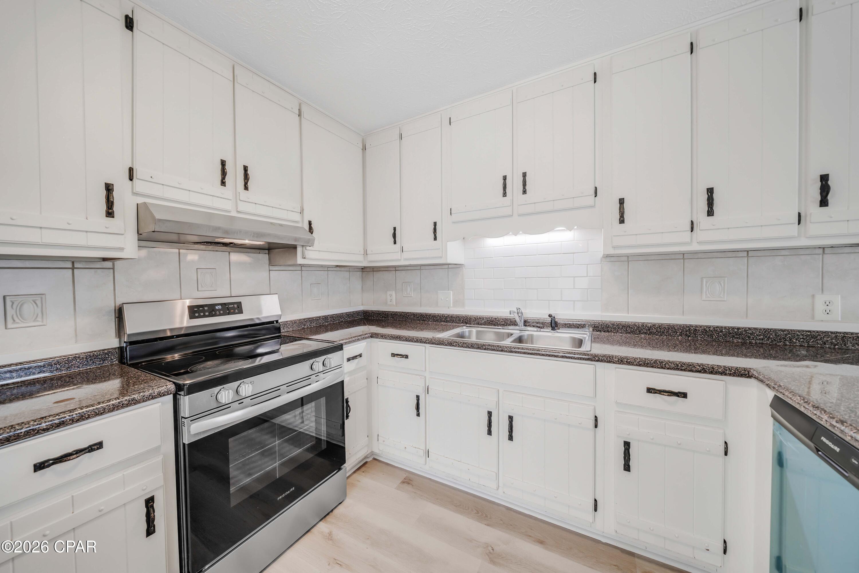 [No Recorded Subdiv] - Residential Lease