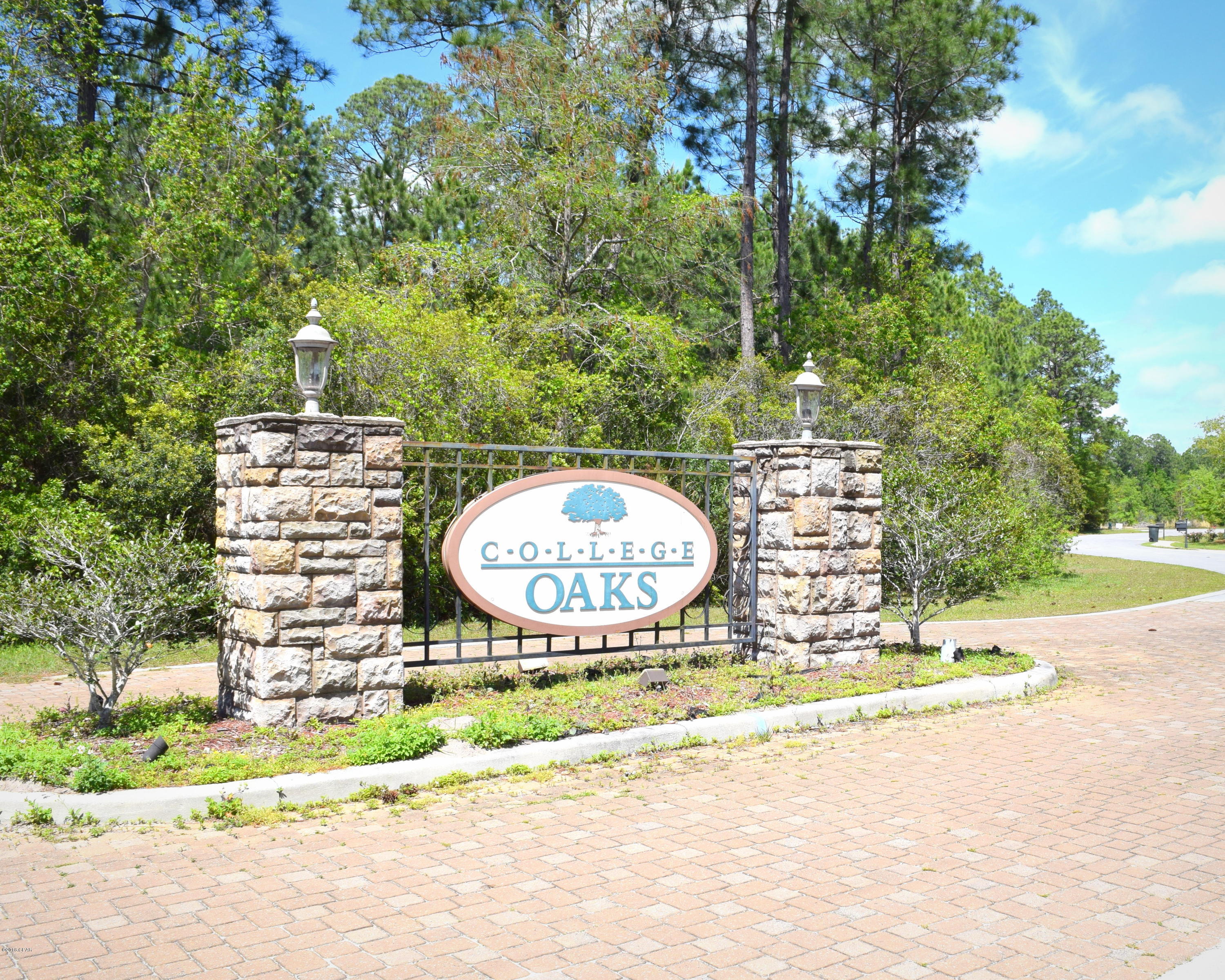 College Oaks - Land