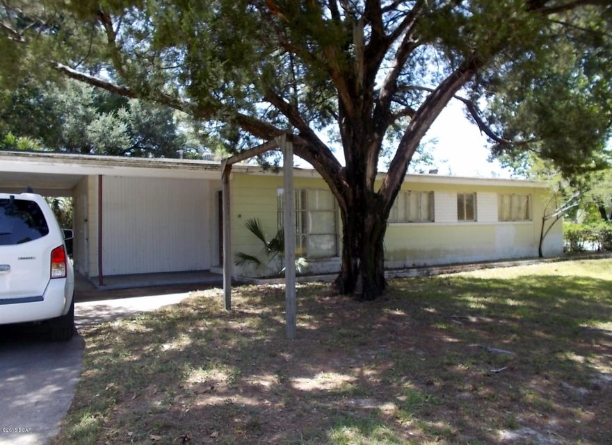 Investor's Special!  Solid block home in Forest Park.  Large yard. Convenient to shopping and the beach.