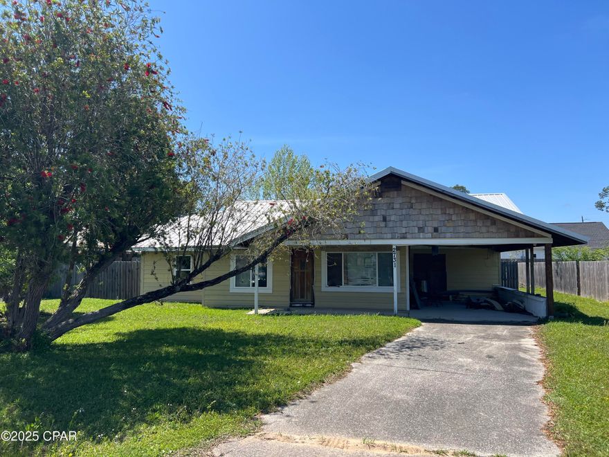 UNDER CONTRACT, SELLER ACCEPTING BACK UP OFFERS.
INVESTOR Special in Hiland Heights! This fixer-upper is located in a desirable neighborhood and offers endless potential. The interior has been completely stripped down to the studs, making it a blank canvas ready for your vision. Roof was replaced in 2020. Whether you're looking to flip or build long-term value, this is the opportunity you've been waiting for