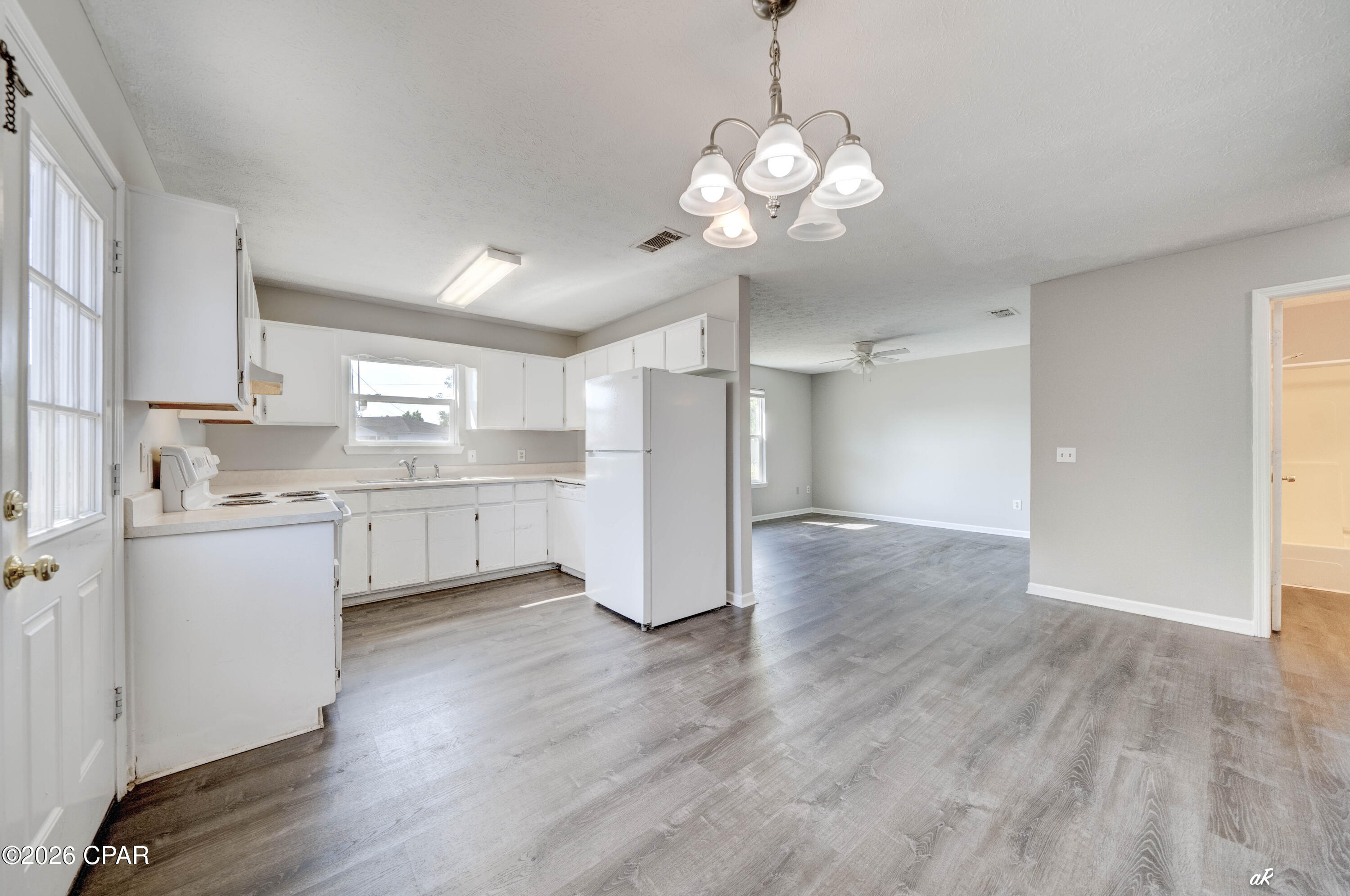 [No Recorded Subdiv] - Residential Lease