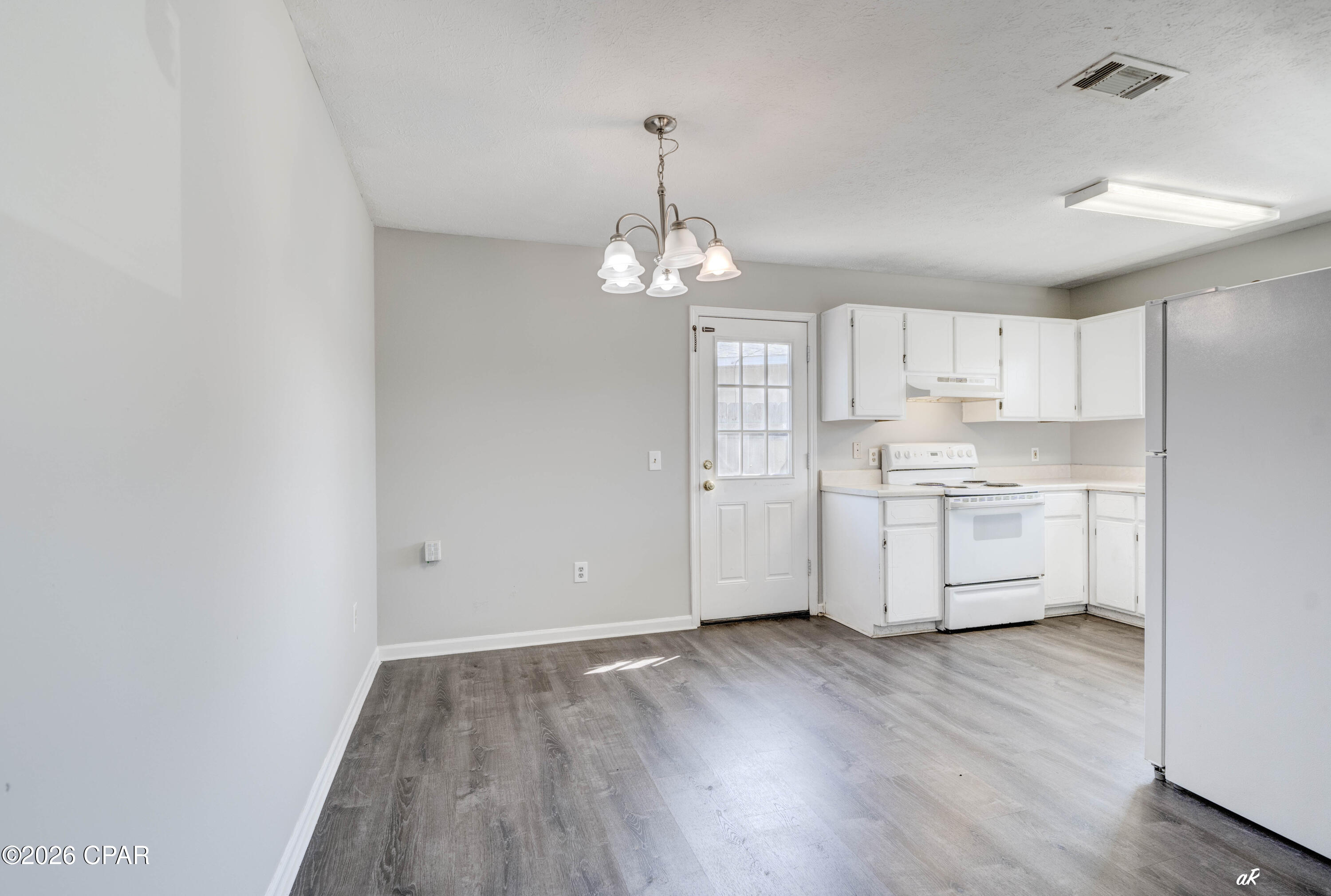[No Recorded Subdiv] - Residential Lease