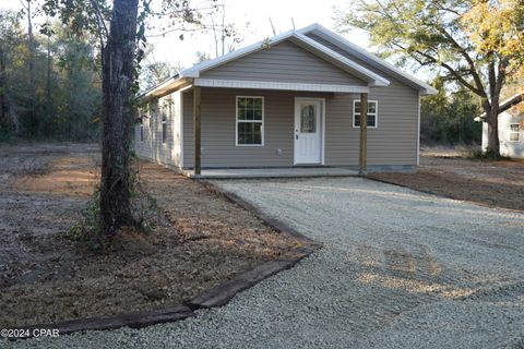 A home in Grand Ridge