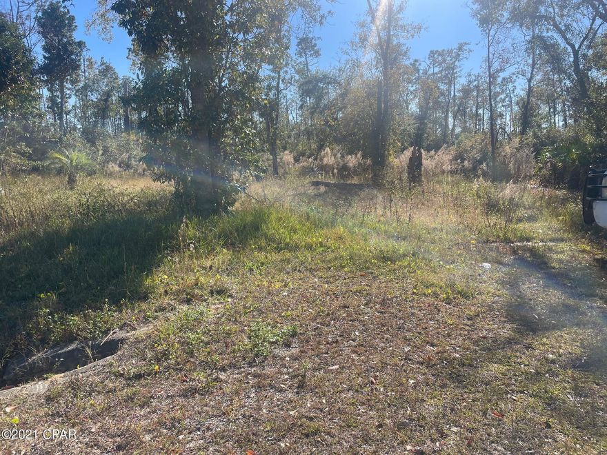 'CURRENTLY UNDER CONTRACT, SELLER ACCEPTING BACKUP OFFERS' Cleared .61+/- acre lot in Cedar Bluff Unit Two. Lot has been cleaned up and is ready for you to build your dream home. Owner stated it appears to have a septic in place but unsure of condition, buyer should verify if important. Great location to build your home.