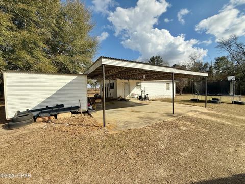 A home in Cottondale