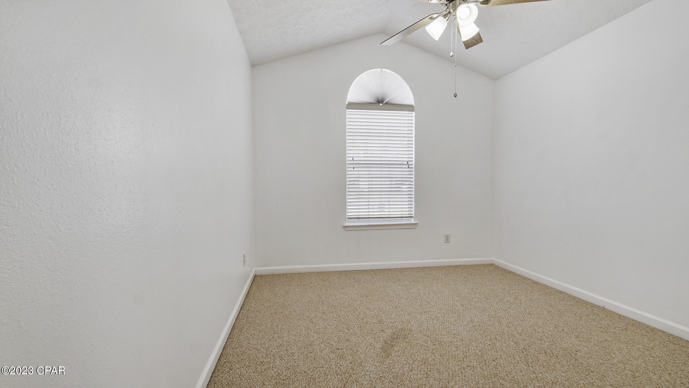 Summer Lace - Residential