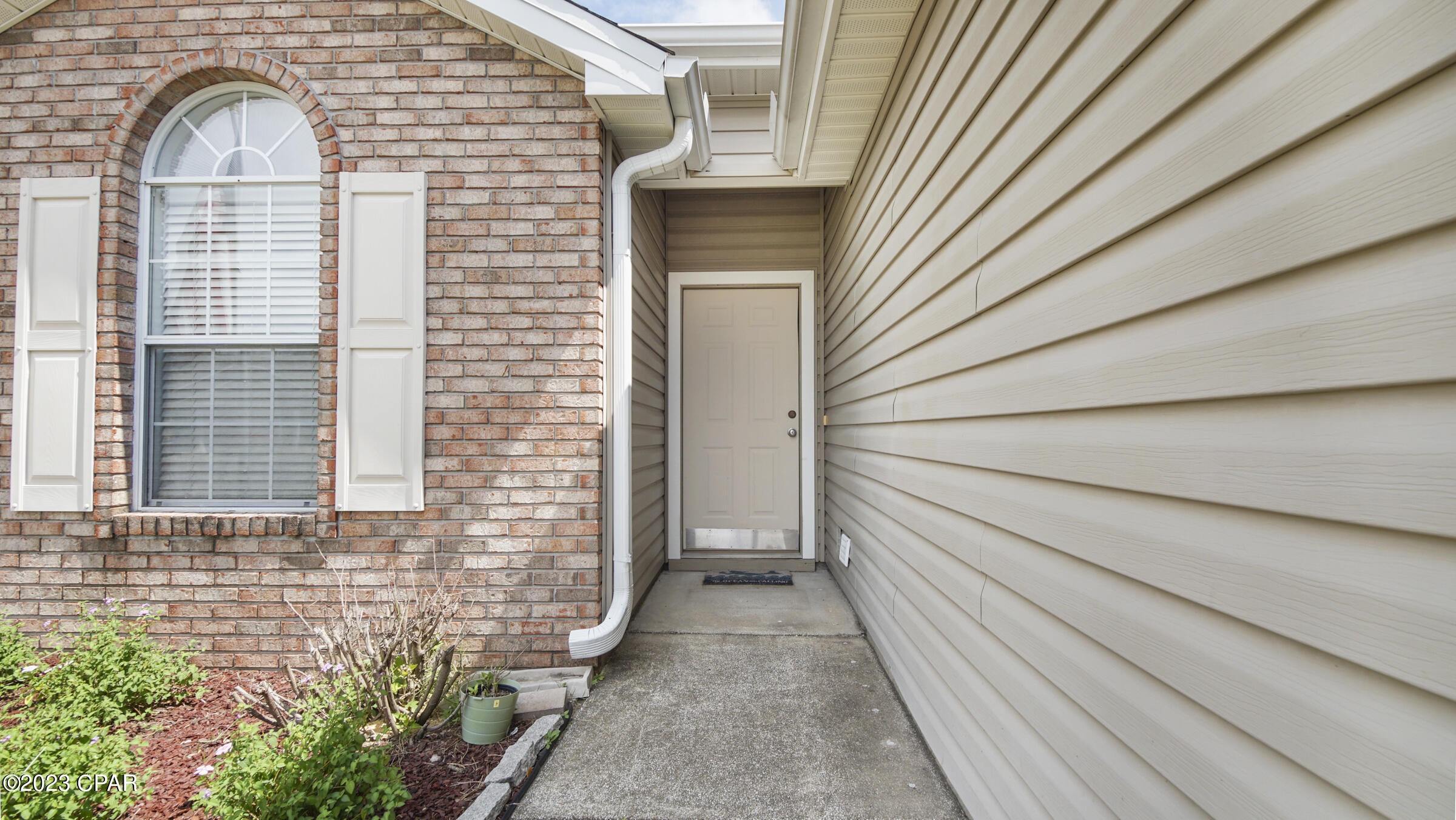 Summer Lace - Residential