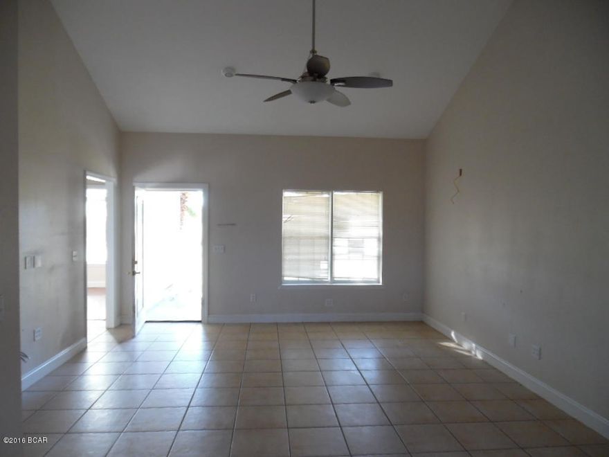 Cute 3 bed 2 bath home on a half acre, with lots of potential. Jacuzzi tub in master bath. Pickled Oak Cabinets, Cathedral Ceiling with an attached 2 car garage with Bonus room off the Kitchen. No appliances. No offers will be considered by the Sellers until it has been on the market for 10 days. Which would be 02/26/2016. This is a Multiple Offer situation, all offers must be in on Thursday 02/25/2016 by 5:00 p.m.