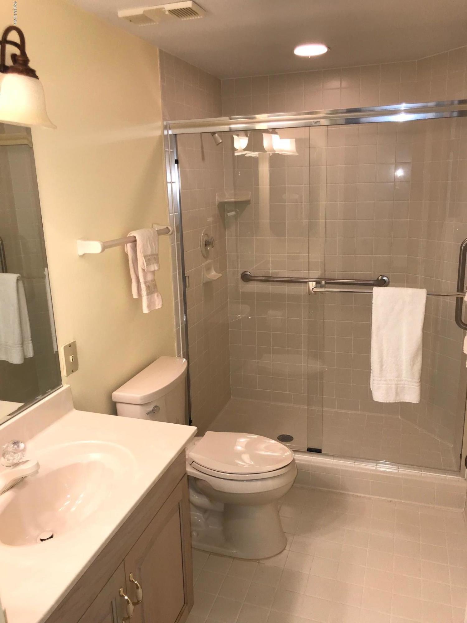 Summerwinds Condo - Residential