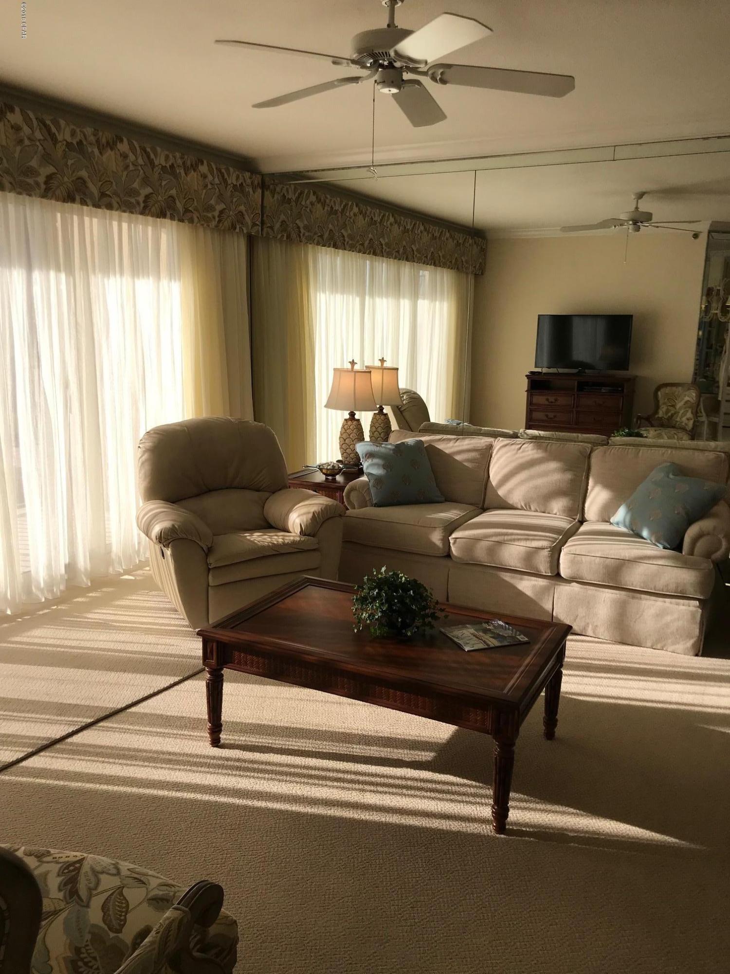 Summerwinds Condo - Residential