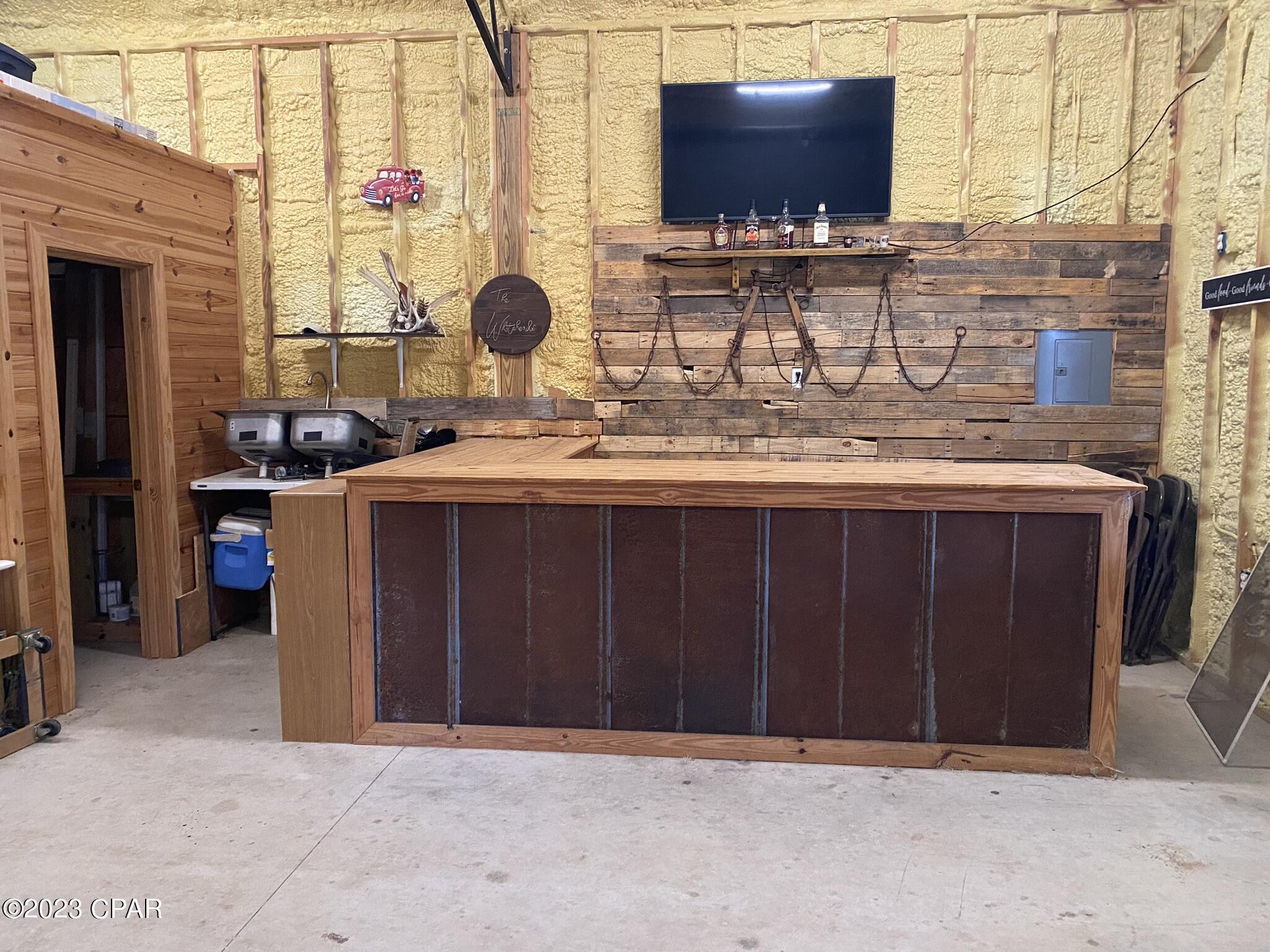 Compass Lake In The Hills - Residential