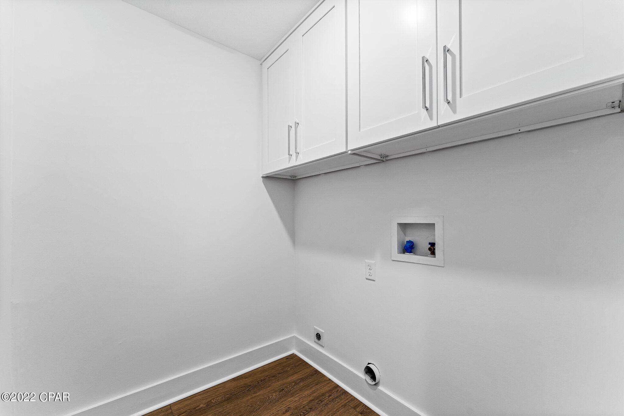 Bay Oaks Townhouses - Residential