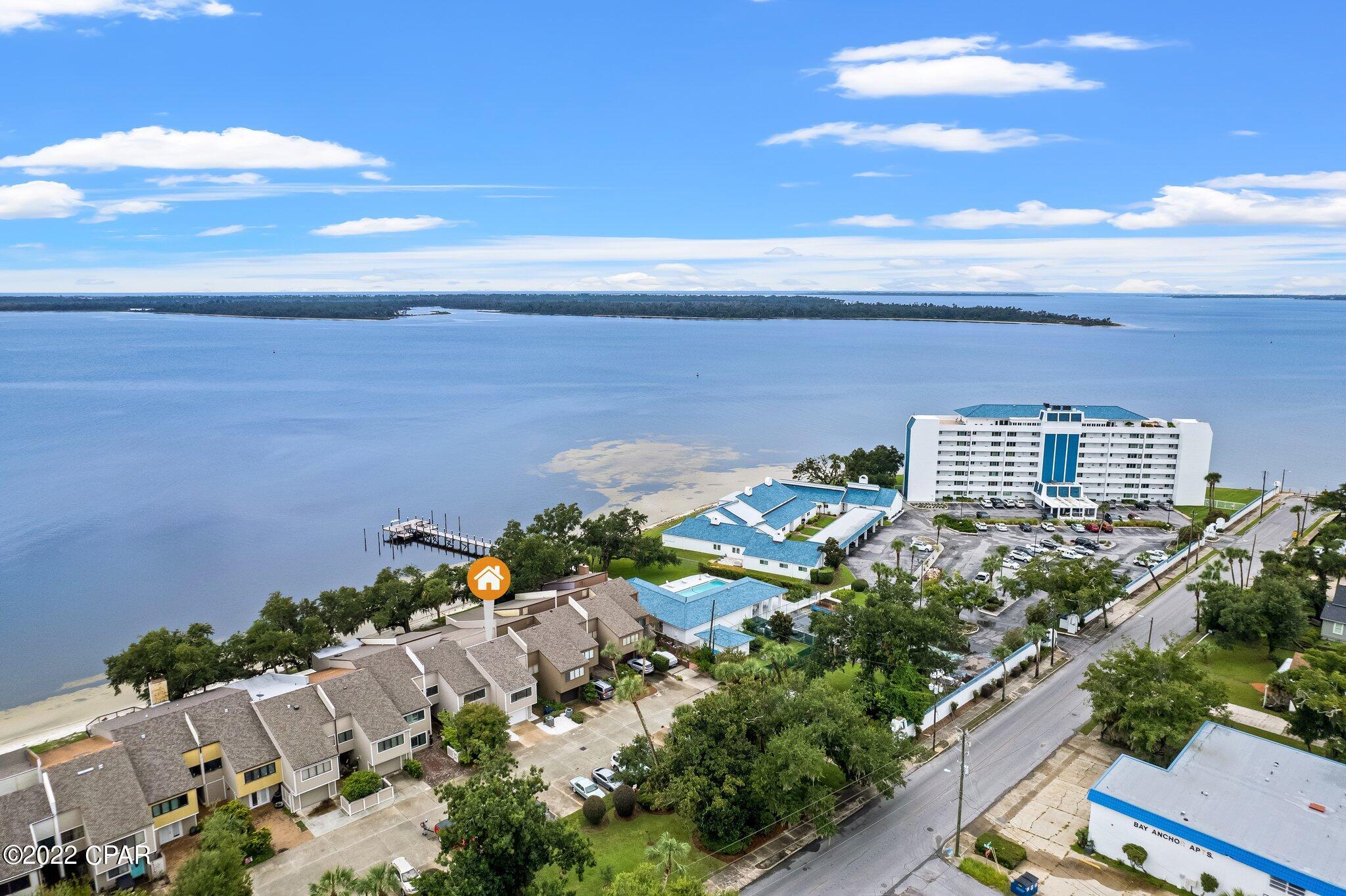 Bay Oaks Townhouses - Residential