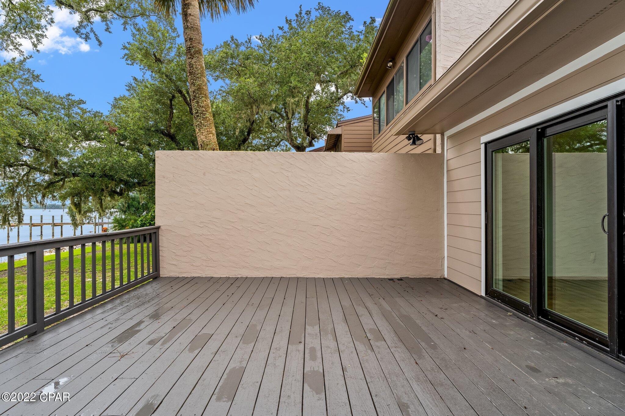 Bay Oaks Townhouses - Residential