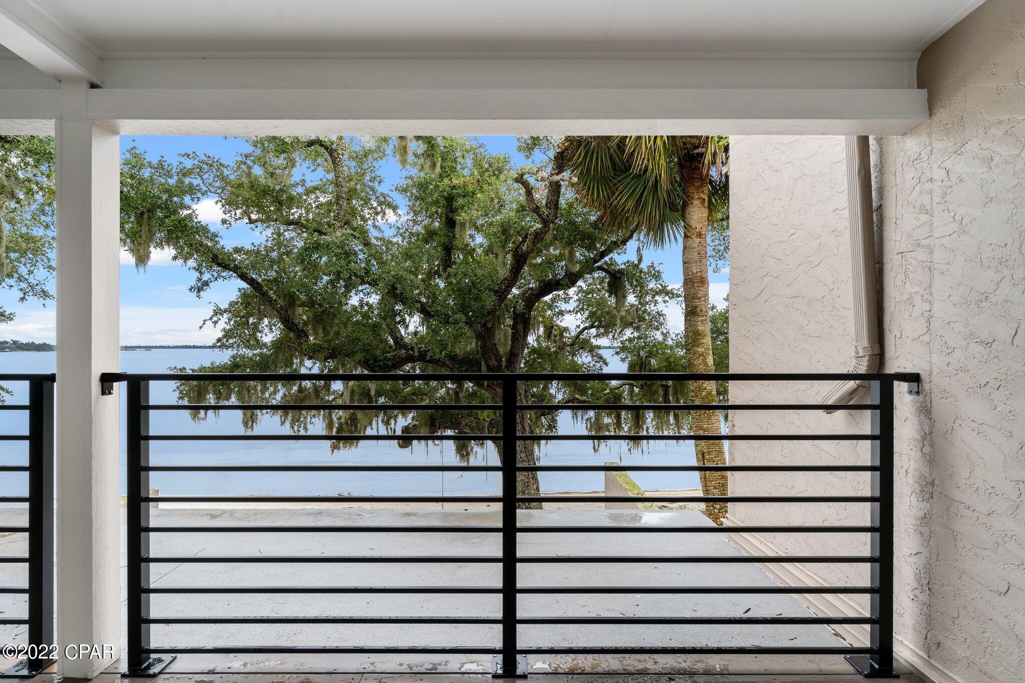 Bay Oaks Townhouses - Residential