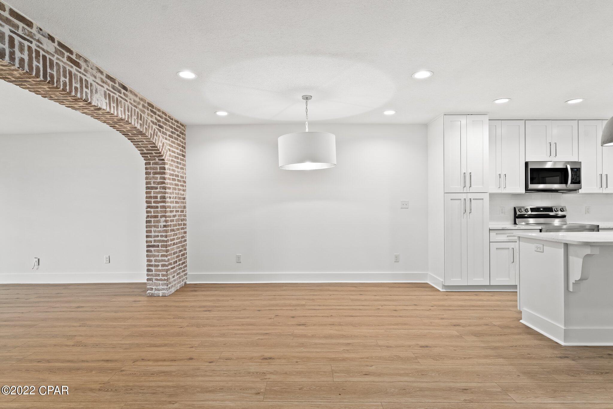 Bay Oaks Townhouses - Residential