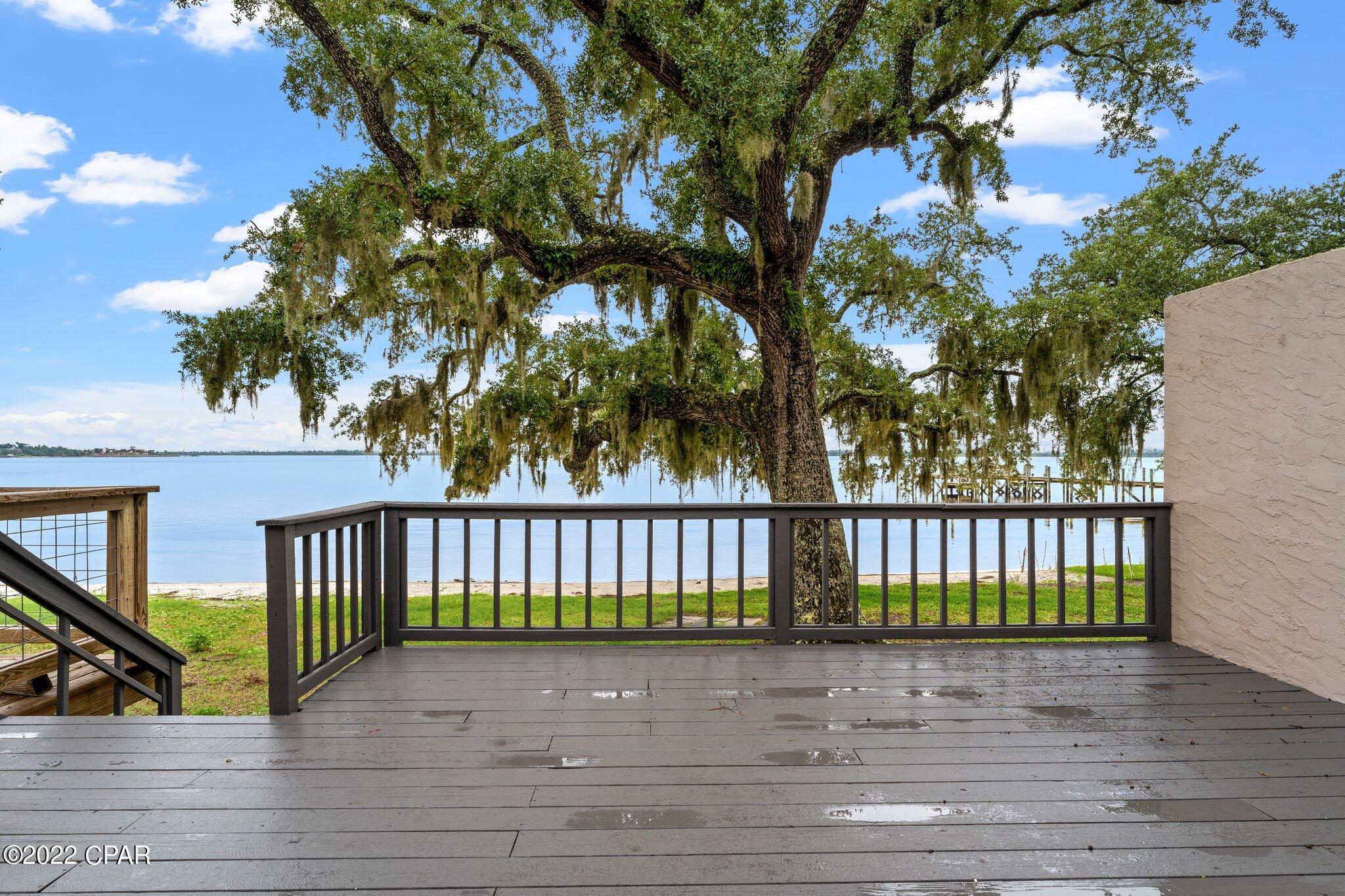 Bay Oaks Townhouses - Residential