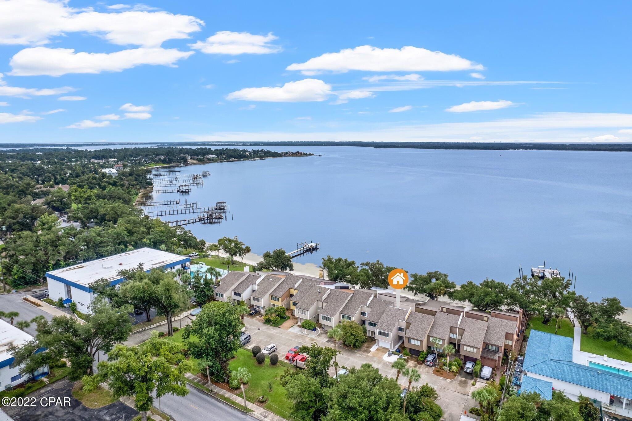 Bay Oaks Townhouses - Residential