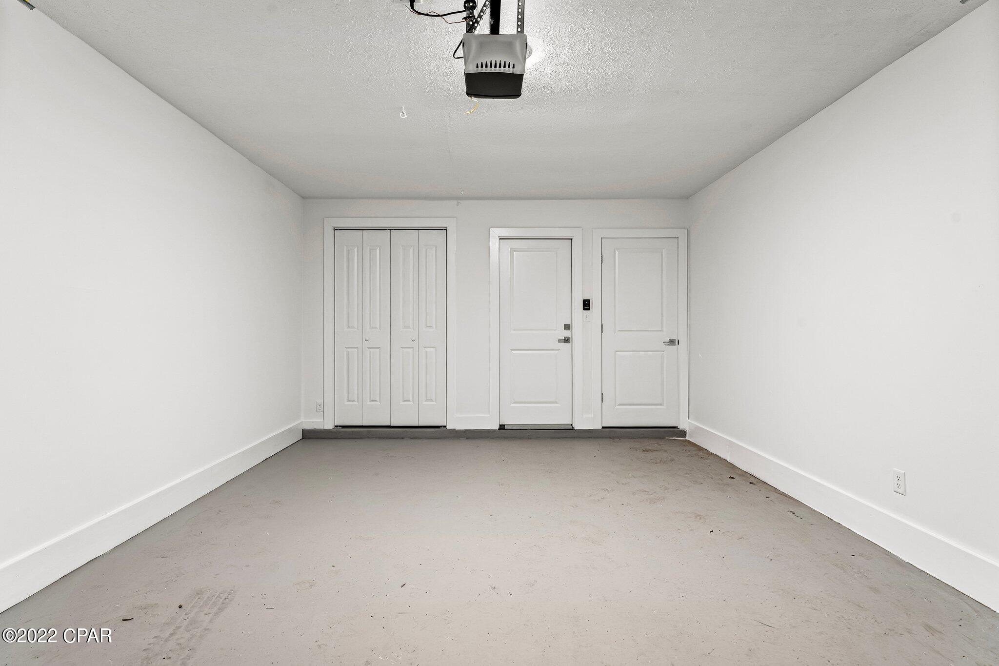 Bay Oaks Townhouses - Residential